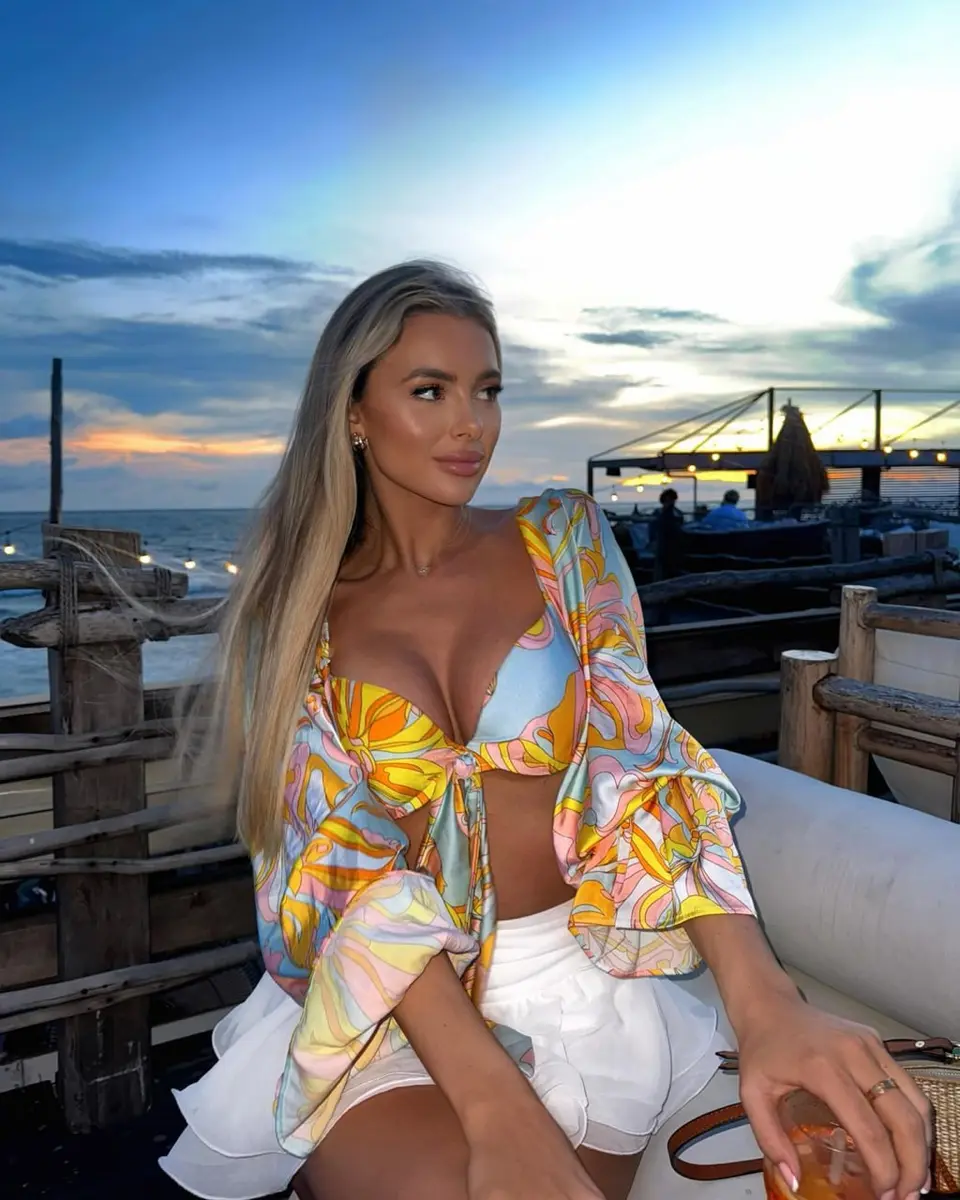 Angela profile in Dubai