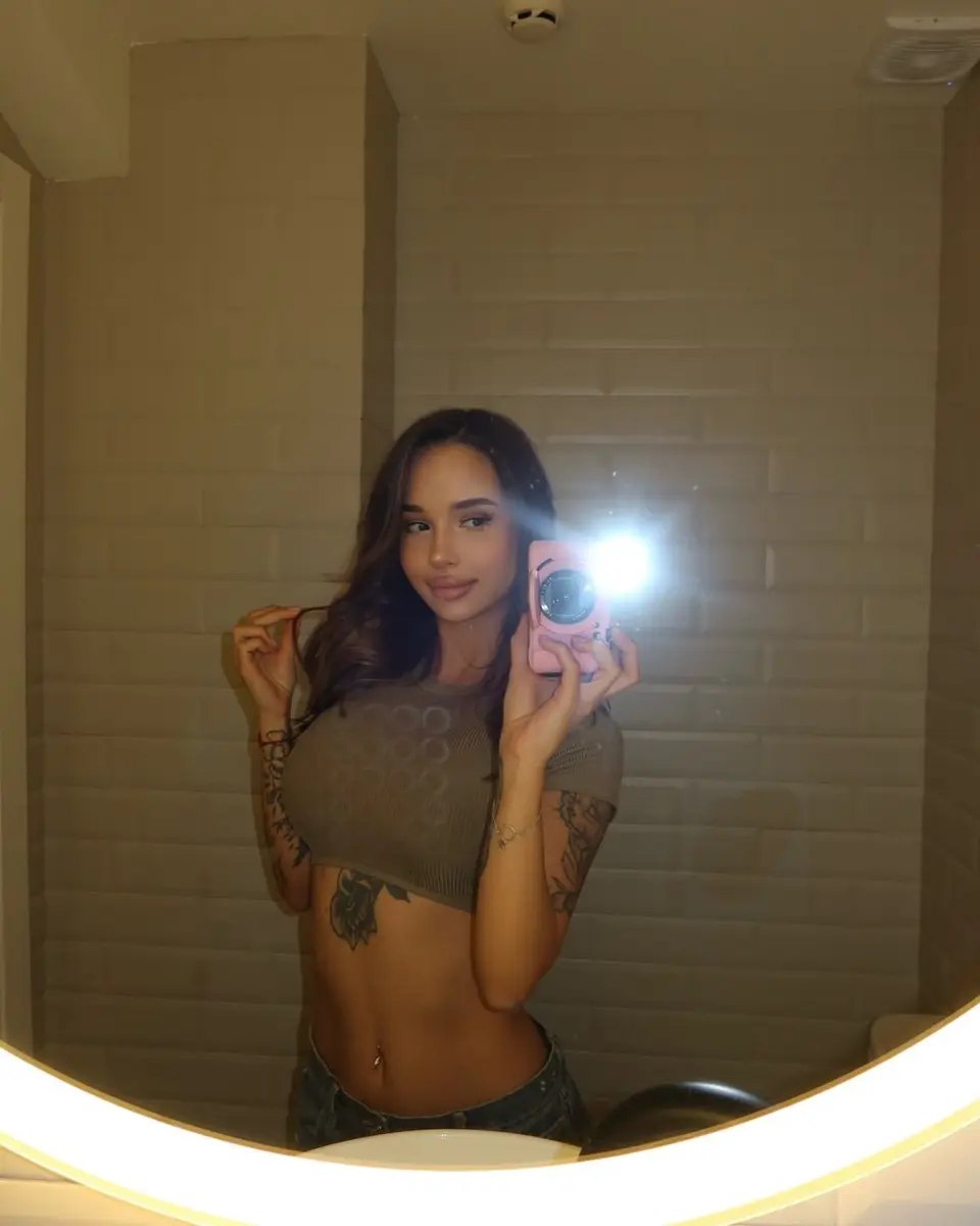 Arina profile in Dubai
